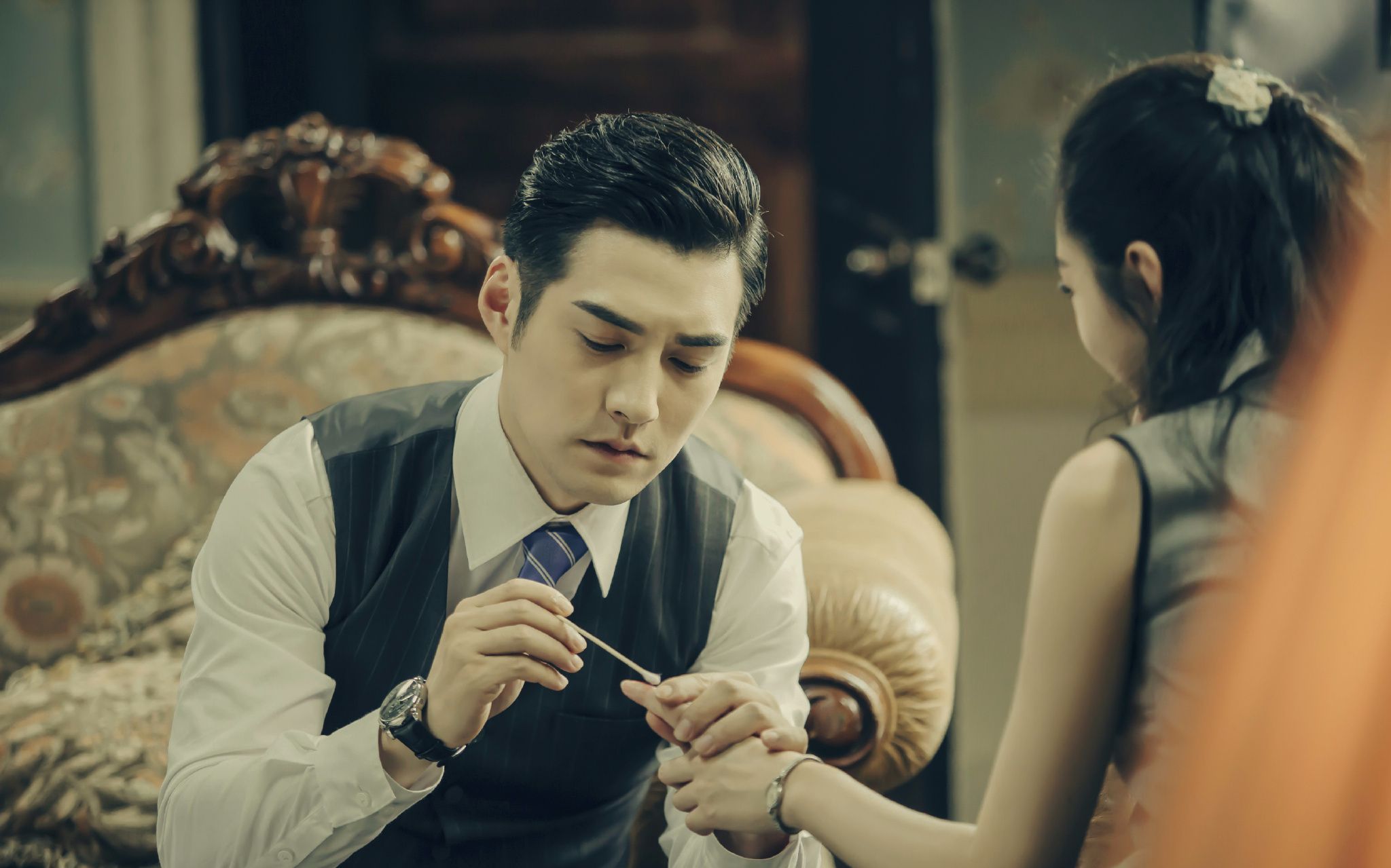 【小楼又东风】插曲 《近了,远了》演唱者严屹宽_哔哩哔哩 (゜-゜)つ