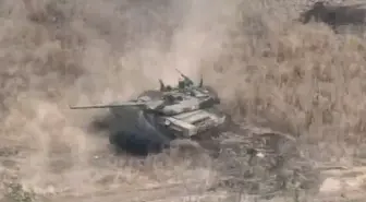 Video herunterladen: T-90M被一击完全摧毁