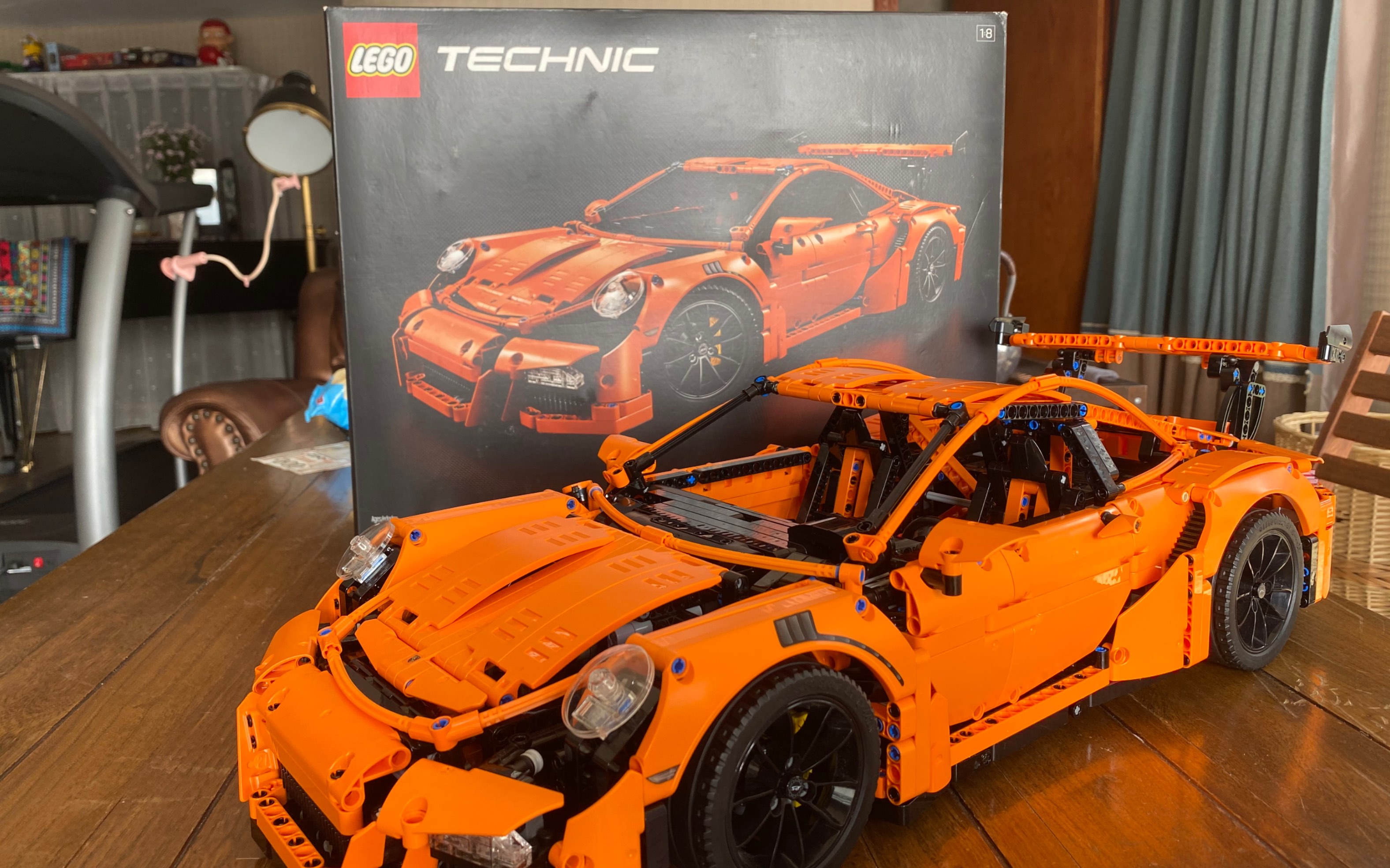 一天拼完3699元的乐高保时捷911!