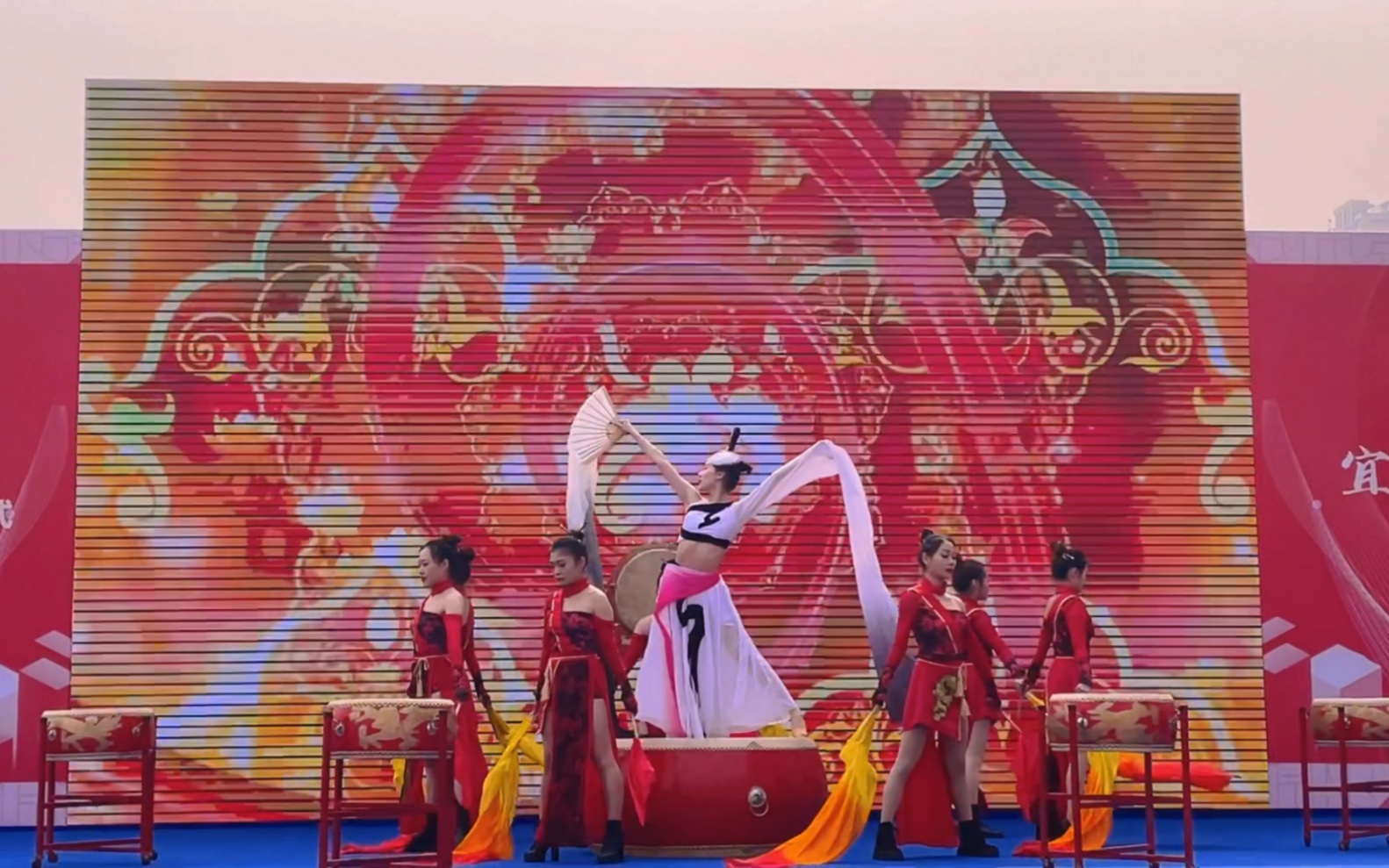 开场鼓舞鼓上飞天
