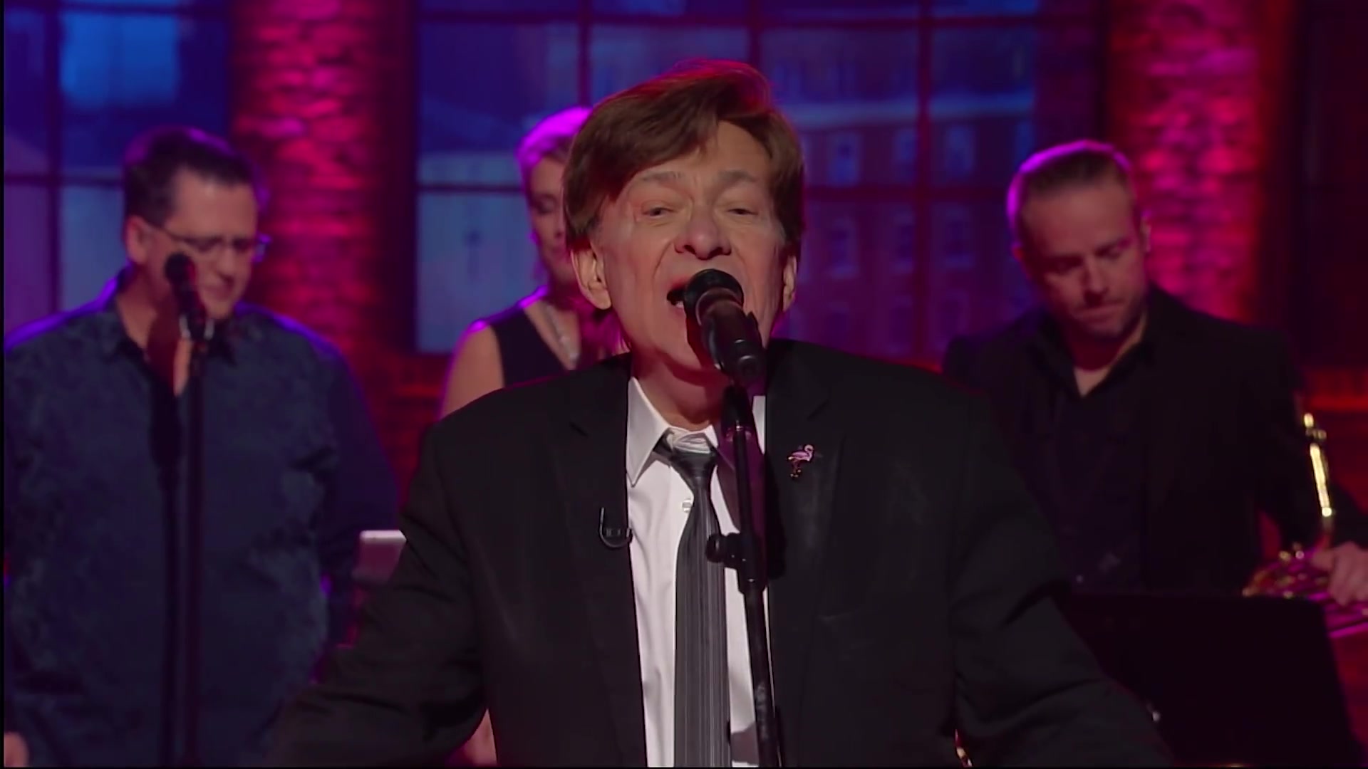 bobby caldwell performs what you wont do for love huckabee