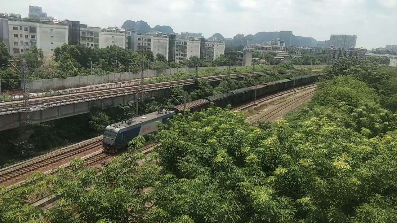 宁局柳段hxd3ca8614牵引货列前往上行焦柳线