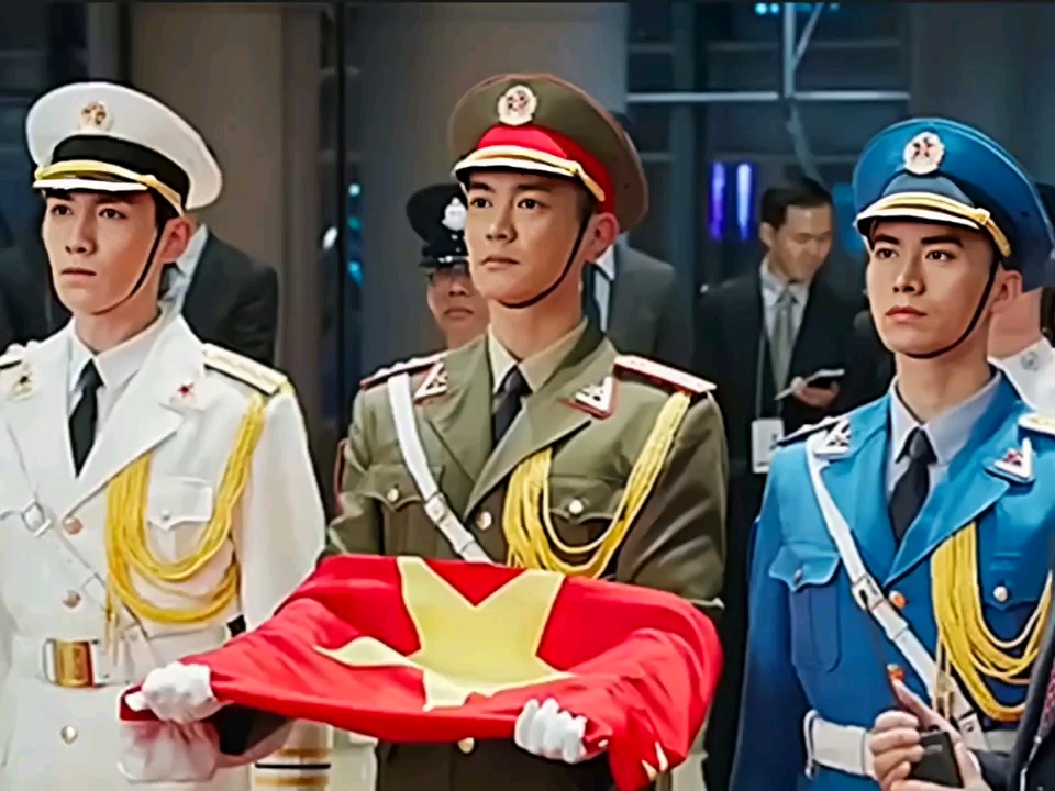 香港回归细节:升旗手 朱涛搜 咽口水其实是在咽血,英国国歌提前结束