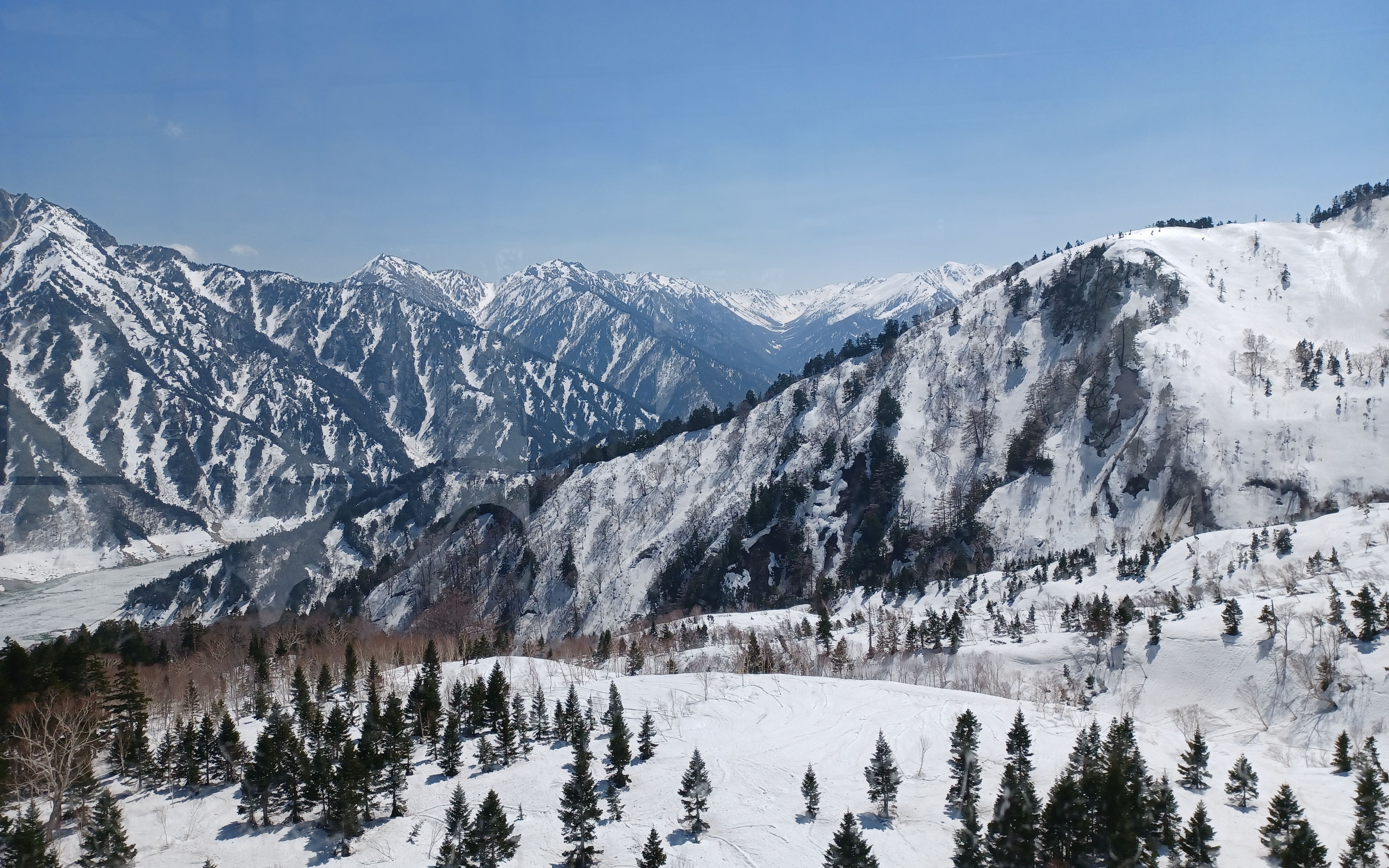 立山黑部大雪谷