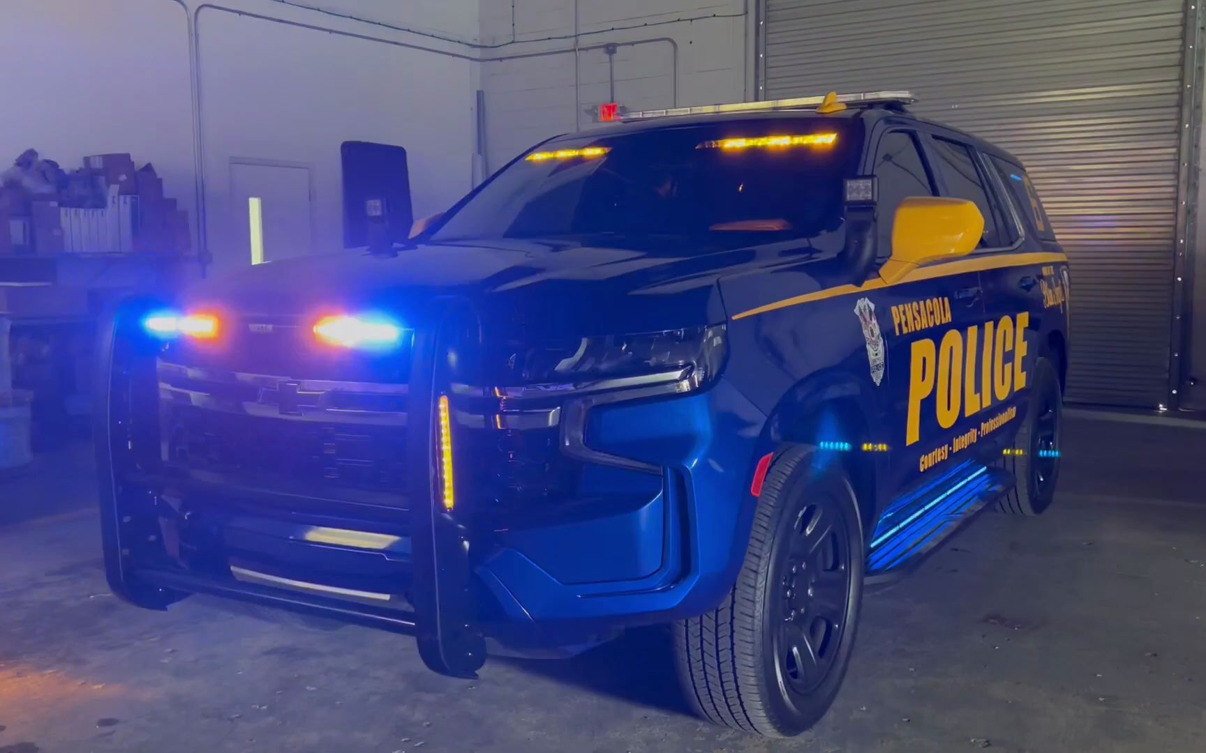 2021款雪佛兰塔河警车 x 圣诞节限定警报(佛罗里达州,彭萨科拉市警)