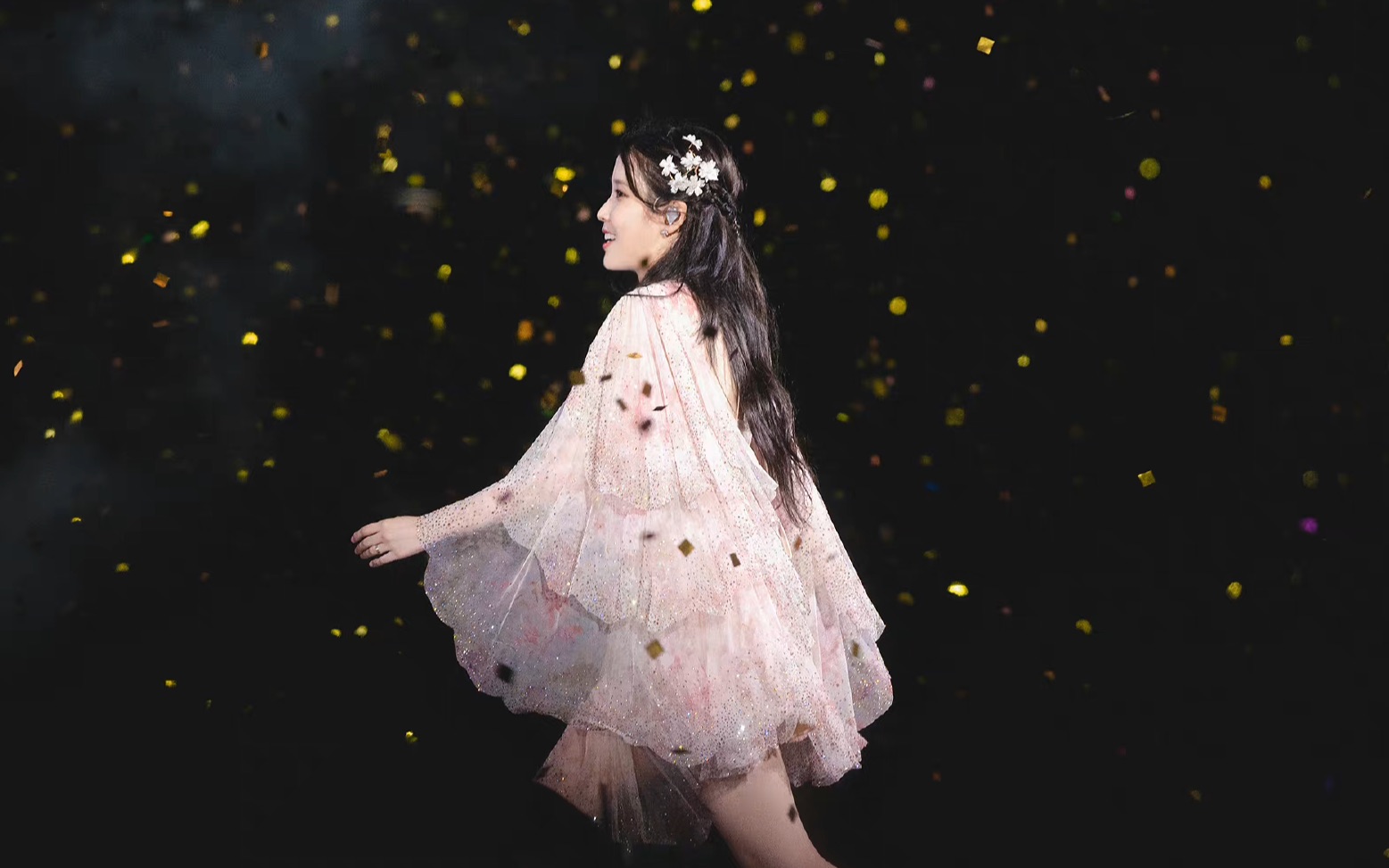 iu2022thegoldenhour蚕室演唱会# ah puh最新安可全场4k画质_哔哩