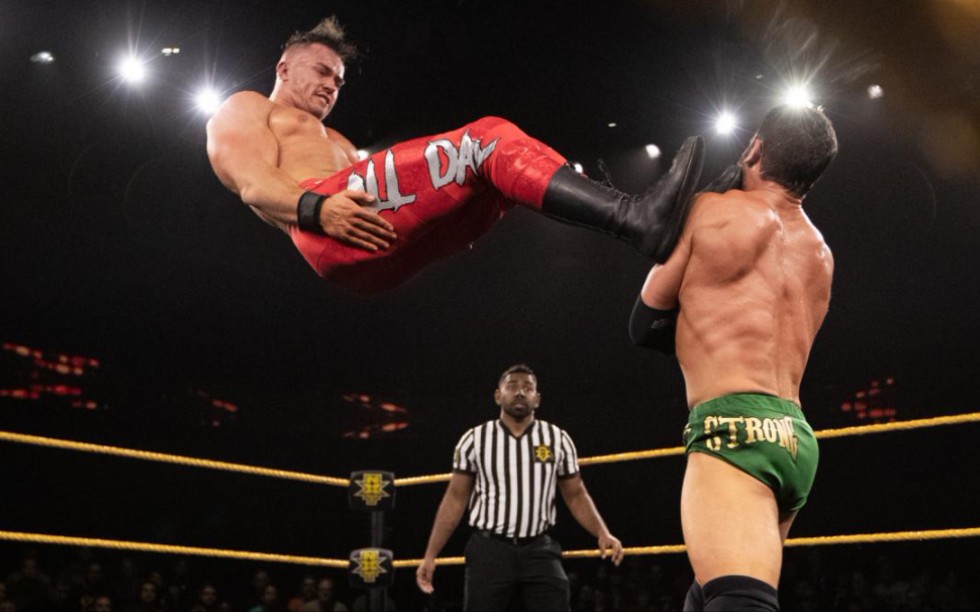 [图]NXT #384 2019.12.26 Austin Theory vs. Roderick Strong 北美冠军赛