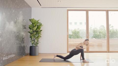 Briohny Smyth Alo Yoga 30 Minute Energizing Power Vinyasa Flow