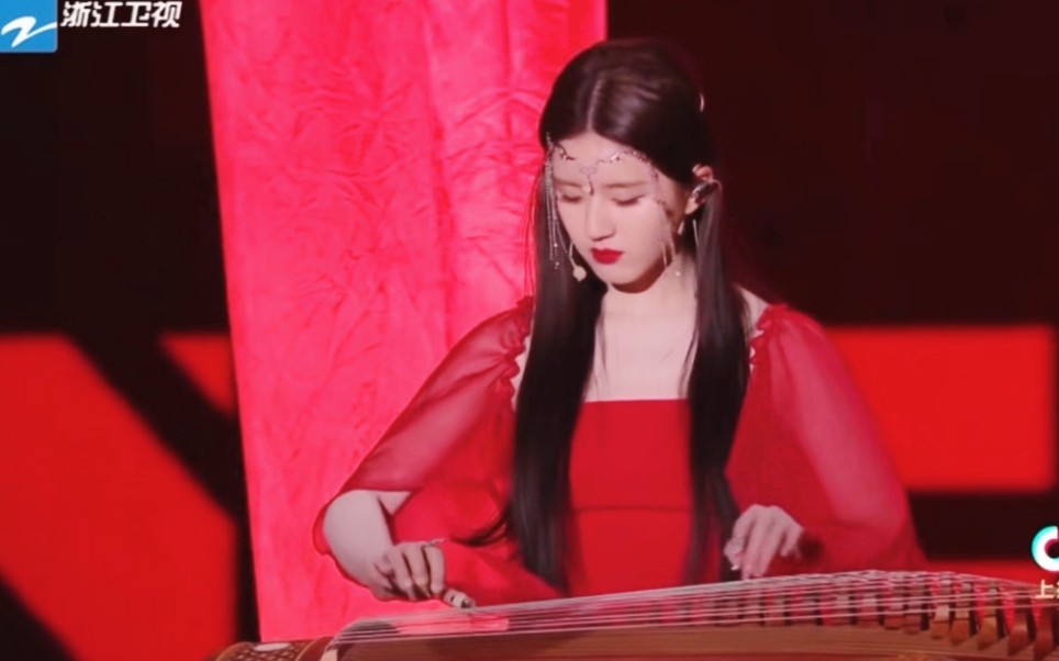 【赵露思】浙江卫视跨年舞台《芒种》古筝 扇子舞_哔哩哔哩_bilibili