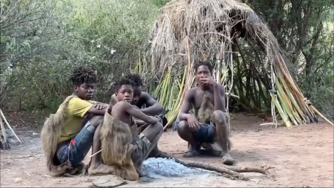 揭开非洲原始部落哈扎比族人的狩猎生活