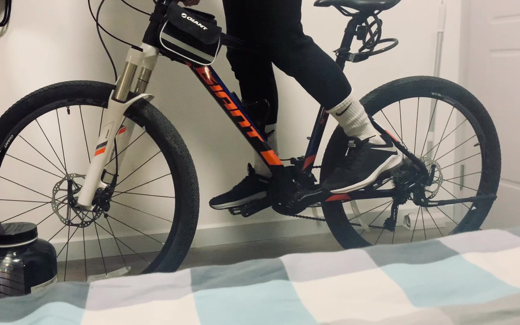 [20201218室内]giant xtc800怼墙练定车