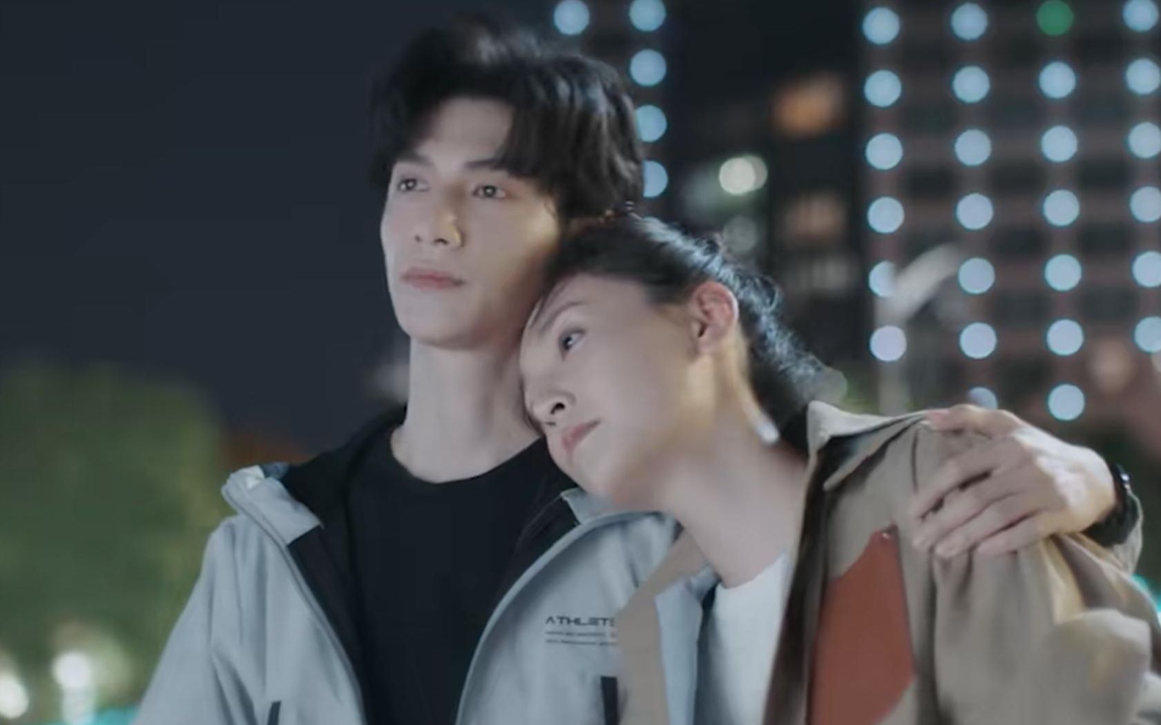 追光者:展颜遭蔡宇萧表白,罗本撞见醋性大发,当众强吻展颜!