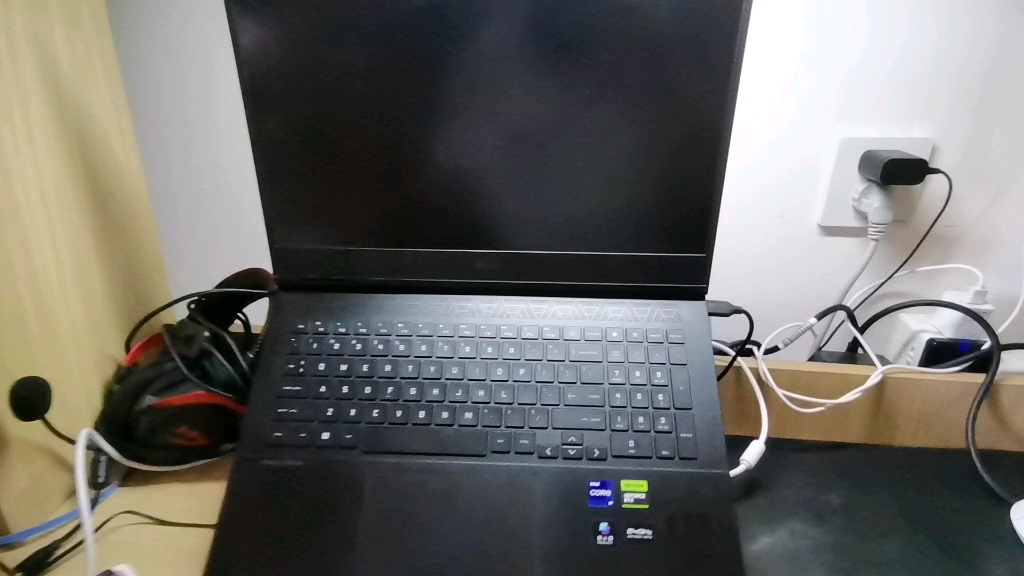 暗影精灵9出现黑屏问题