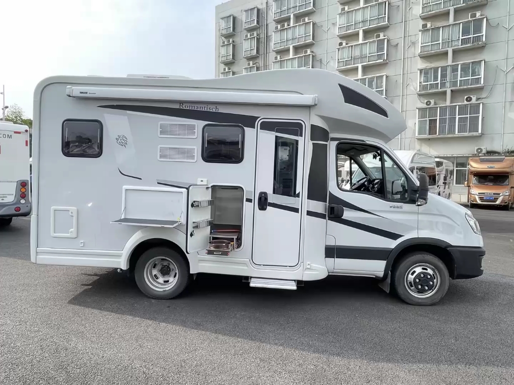 新到2020年10月上牌,罗曼特斯小额头房车,安全行驶2万多公里,动力搭载