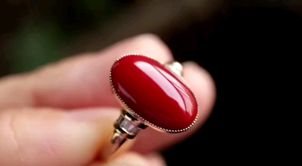 日本阿卡戒指 牛血红 约12.5*8mm