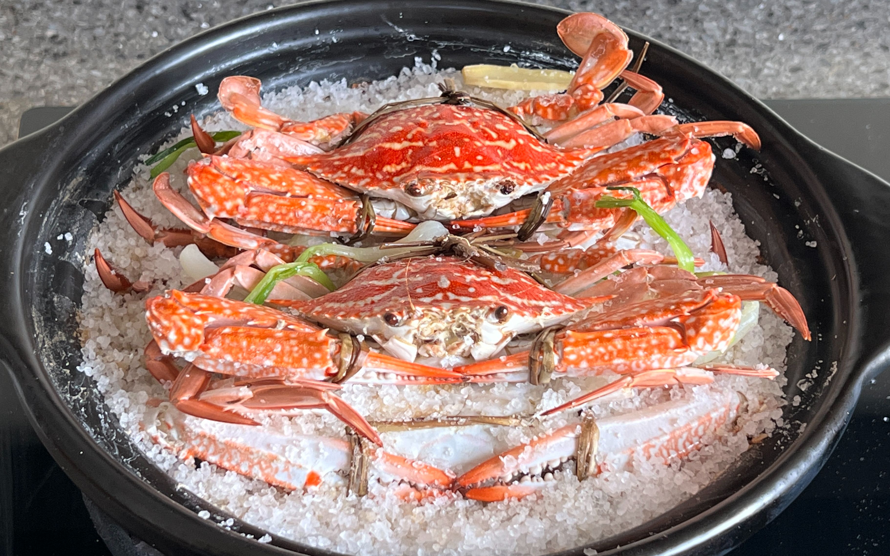 教你盐焗兰花蟹怎样做才好吃,开盖香气扑鼻,味道鲜甜可口