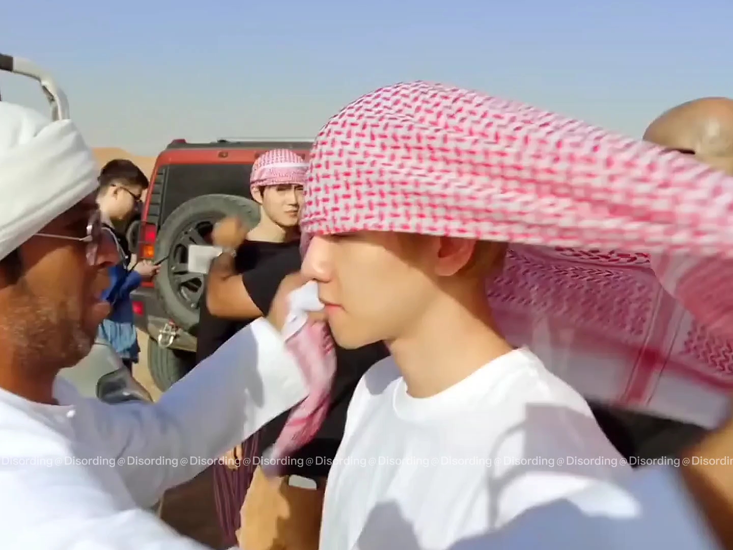 [边伯贤] 很短但很帅 单手开车真的超酷好吗