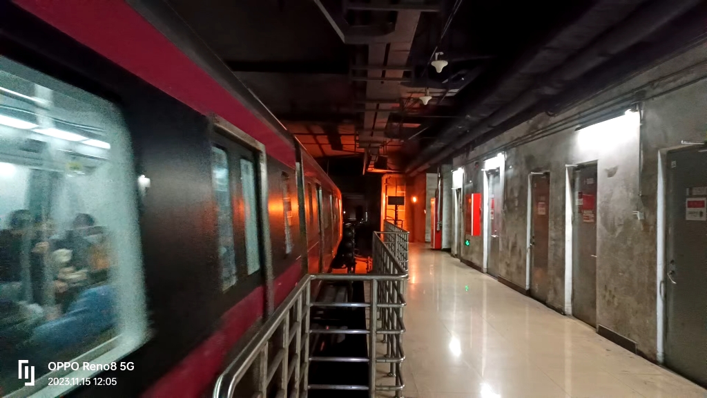 【北京地铁】地铁亦庄线dkz32-yz020出宋家庄站