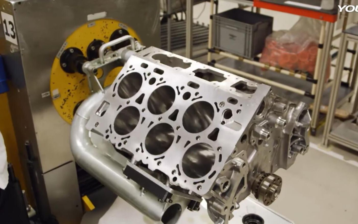 【超清】欧洲w12发动机组装调试车间工序,有你认识的工序吗?