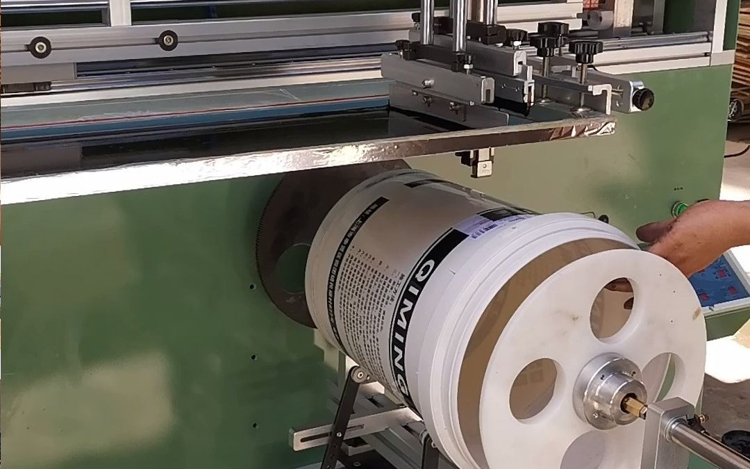 曲面丝印机涂料桶滚印机套色印花机