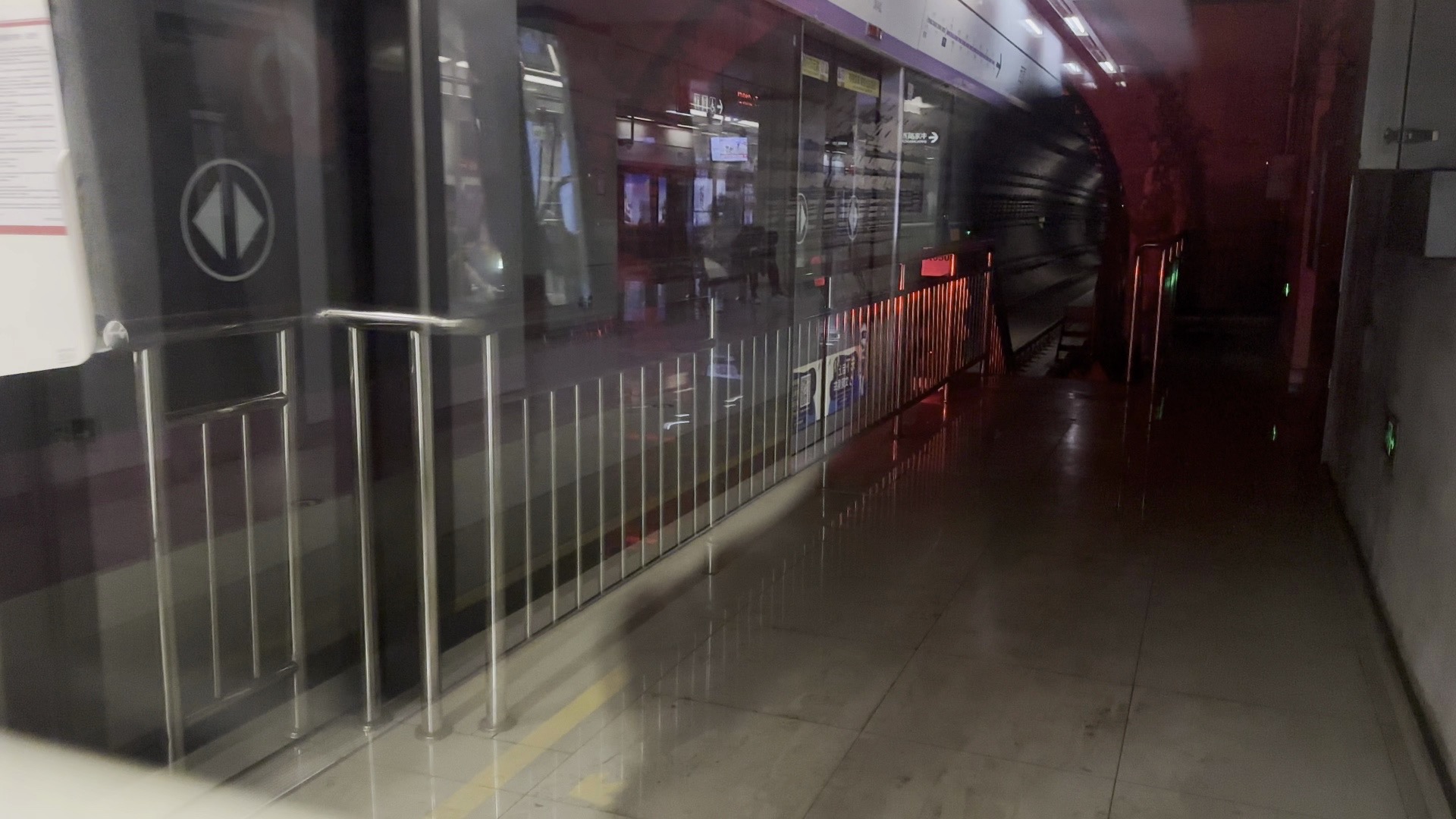 南京地铁s3号线s3x-025026车进贾西站