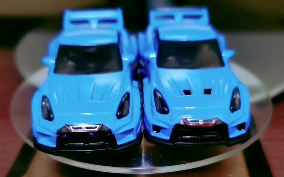 风火轮lbgtr35有辆瑕疵比较多拿就拿来涂一涂吧