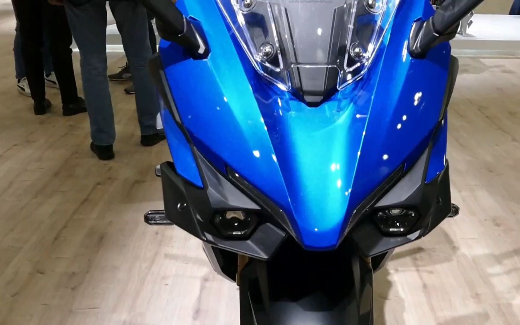 2022款铃木GSXS1000 GT全版画系列哔哩哔哩bilibili