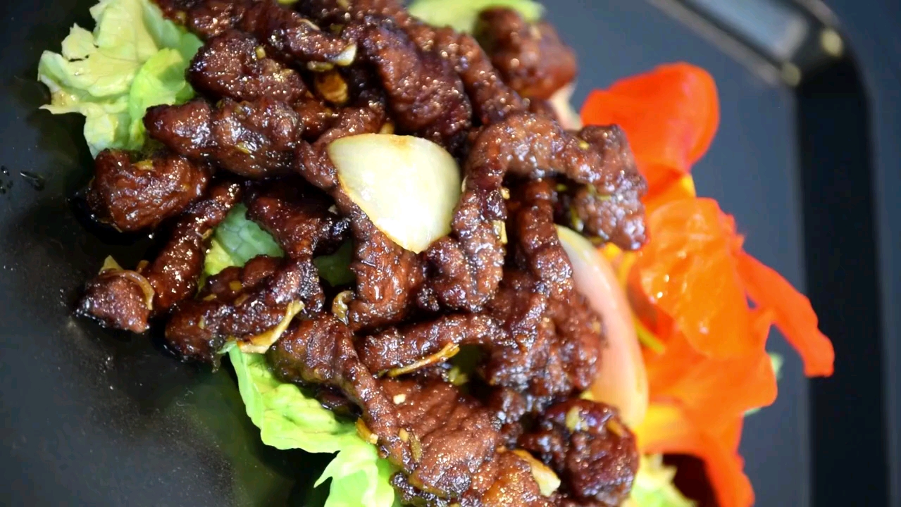 烤牛肉香气四溢