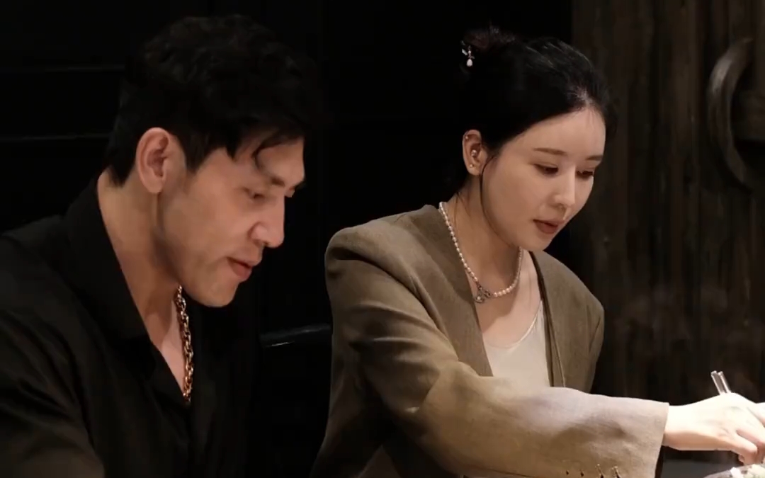 李亚强罕见和老婆露脸秀恩爱