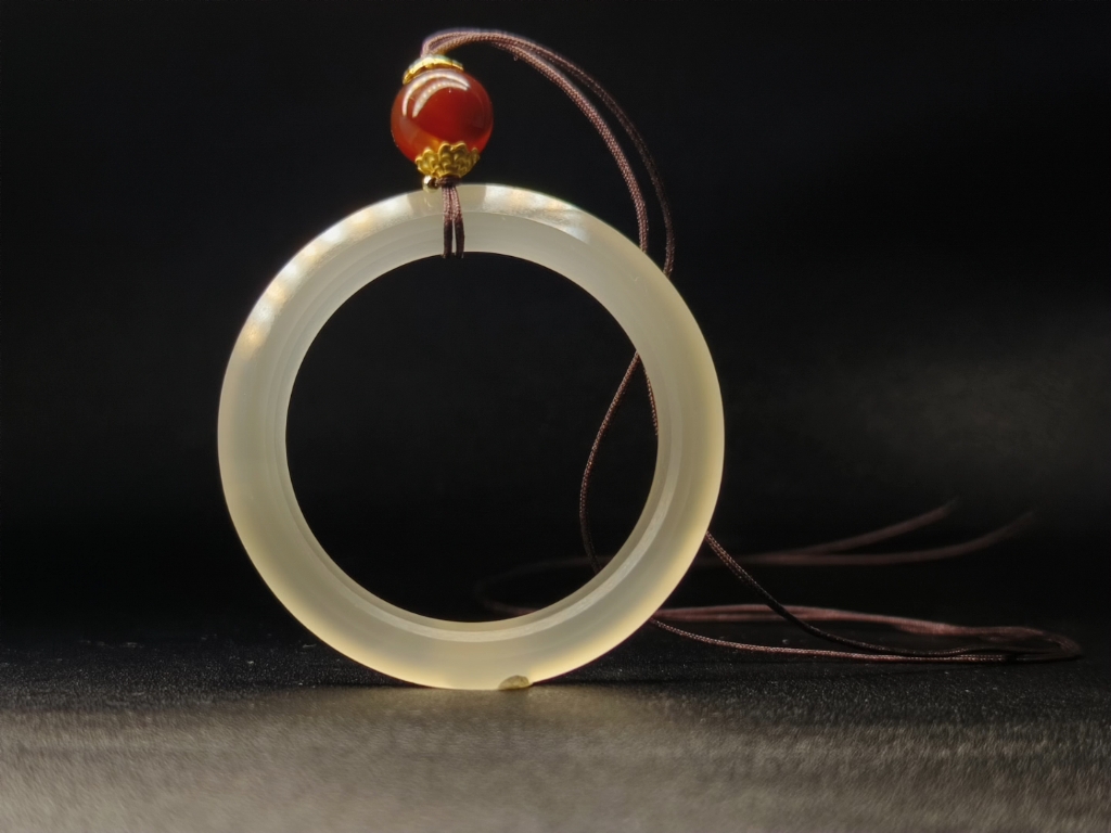 战国冰糖玛瑙三才环,佩红玛瑙珠一颗,光气十足,牛毛纹清晰,老气开门