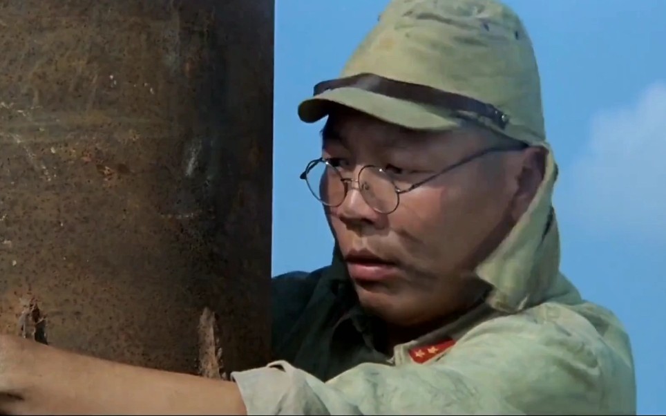 举起手来精彩搞笑片段1:三个大傻拦火车