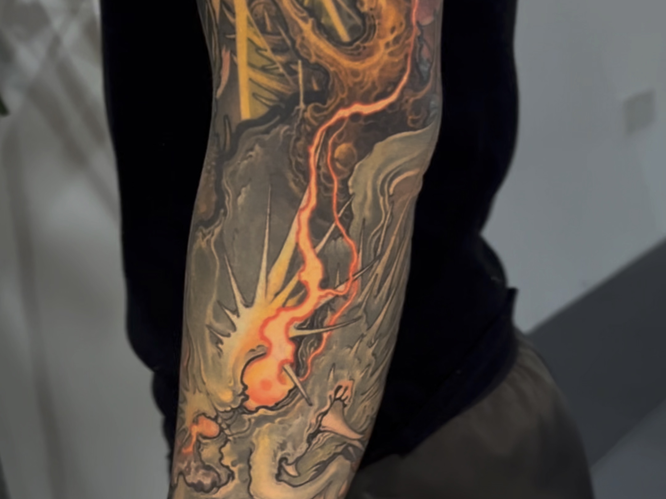 超帅的龙臂纹身 带你感受新传统纹身的魅力