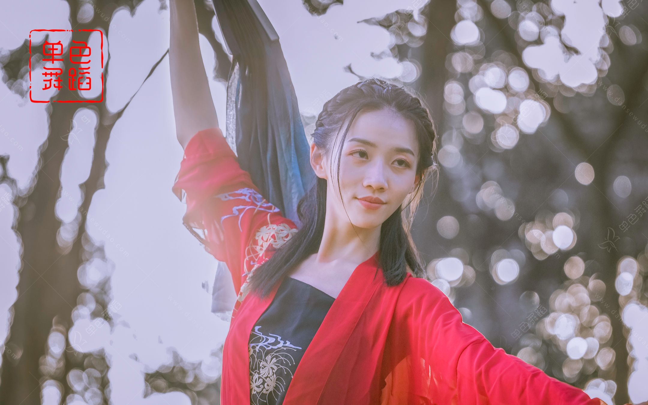 单色舞蹈武汉中国舞导师个人展示左手指月学舞蹈加微心1109919450有超