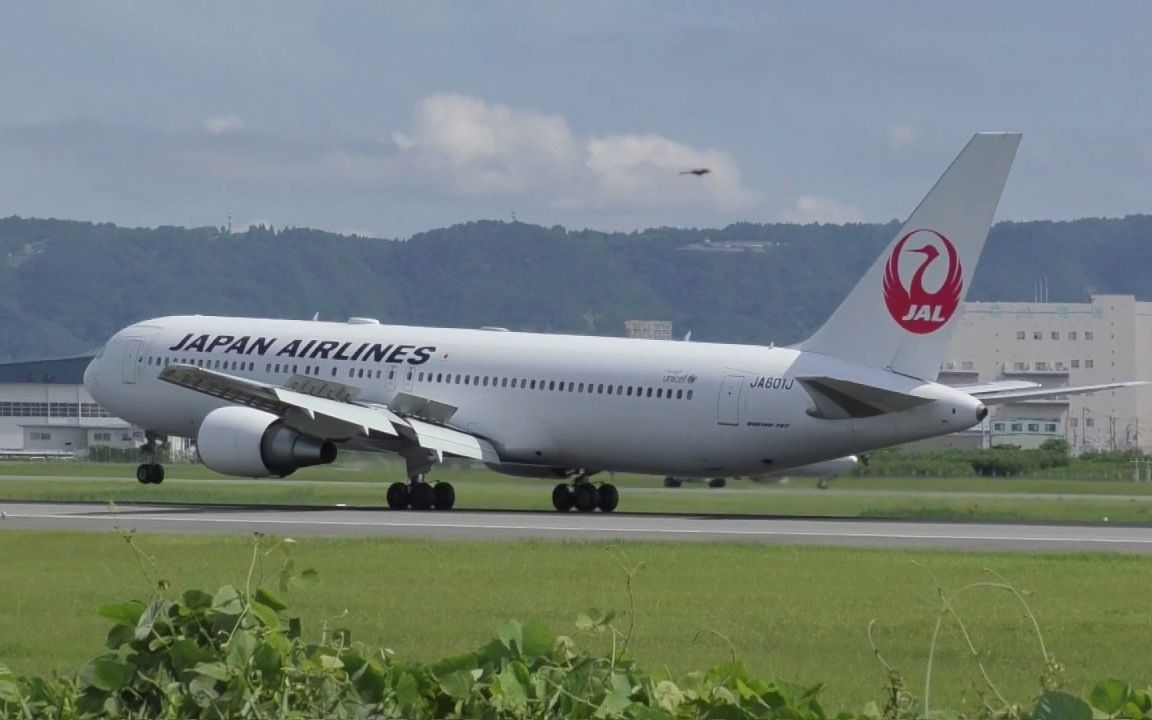 【日本航空】空中赏富士山 羽田空港→伊丹空港无删减版 侧面展望 正片26m35s哔哩哔哩bilibili