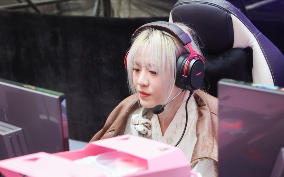 【鱼子酱啦】2023-11-19 直播录像 斗鱼英雄联盟s13线下观赛活动