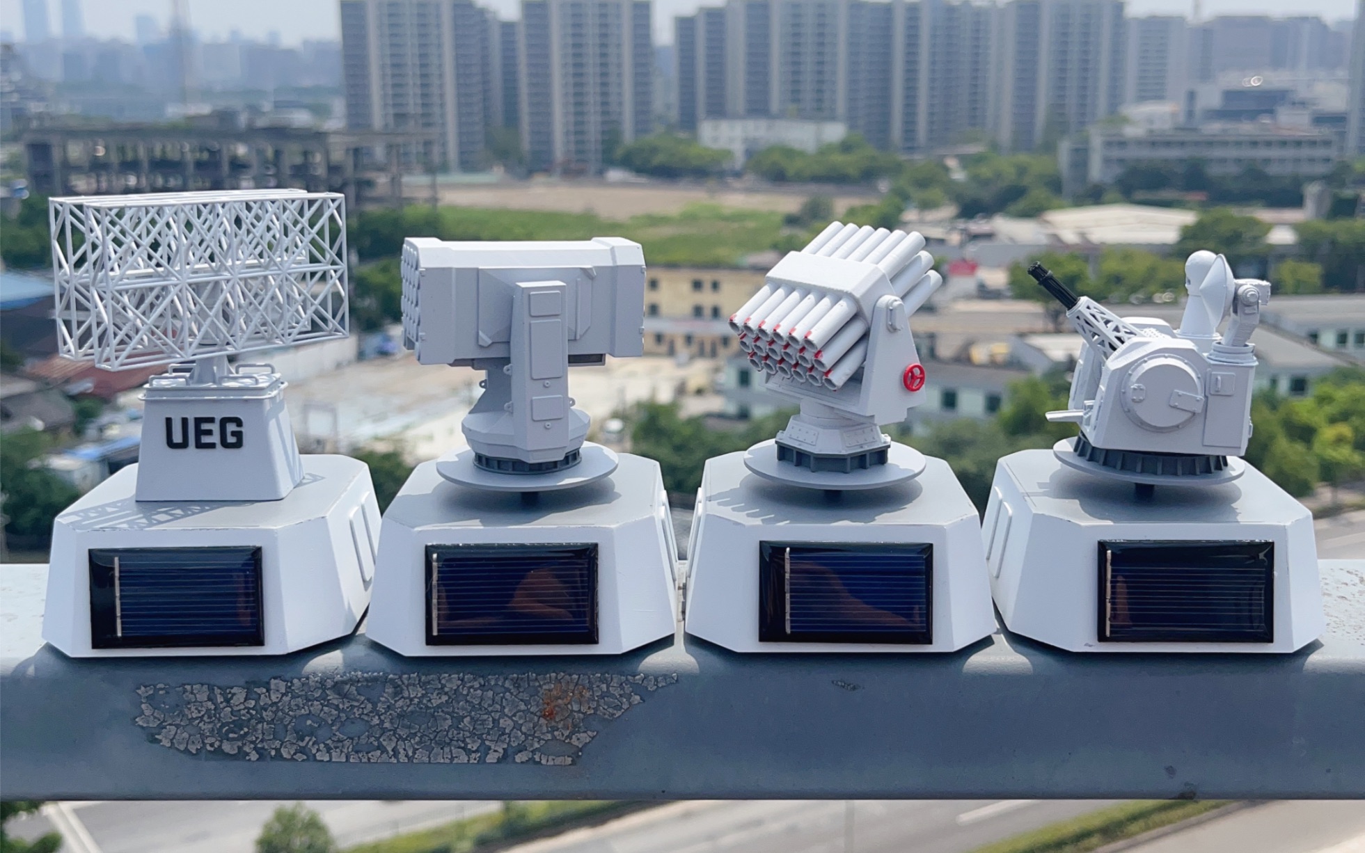 太阳能版军事舰艇武器车载模型摆件咸鱼