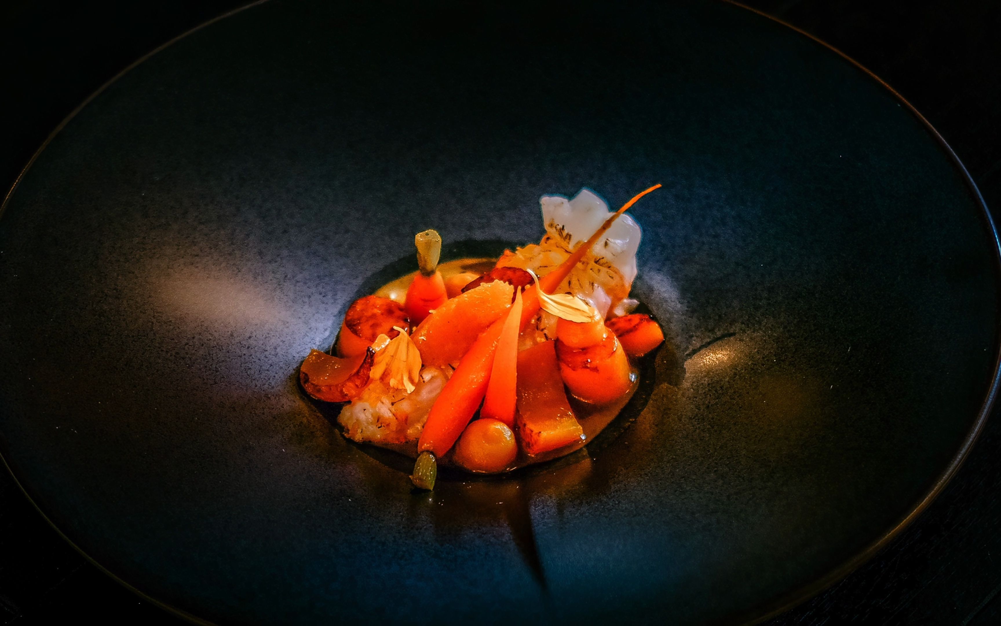 比利时米其林餐厅菜品展示,铁板海螯虾配南瓜,印法混合香料