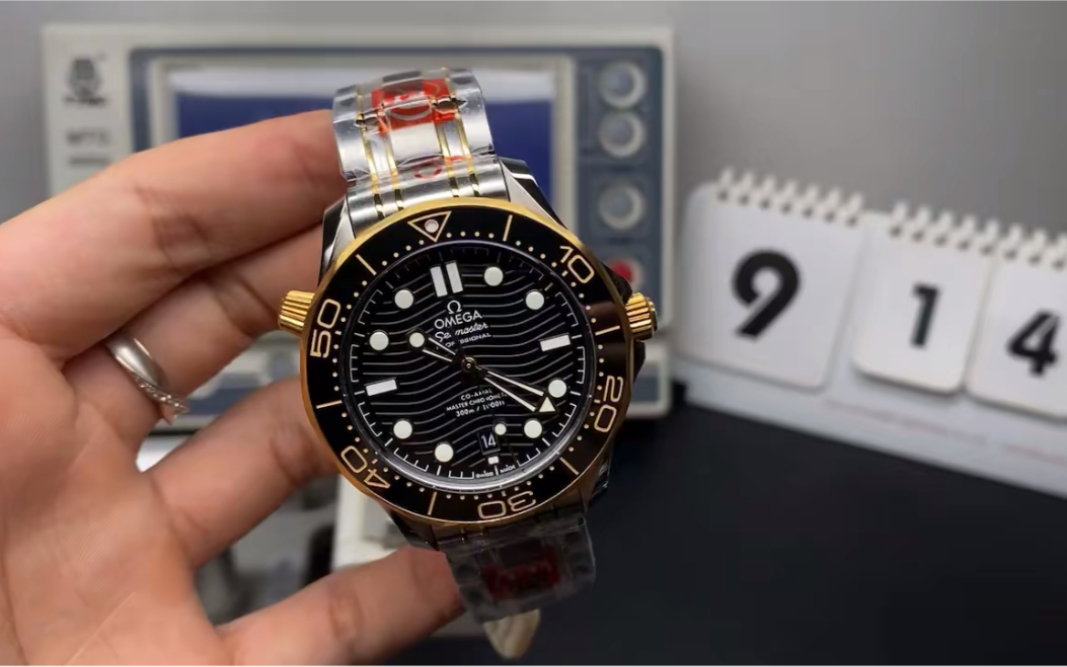 欧米茄 间金海马300