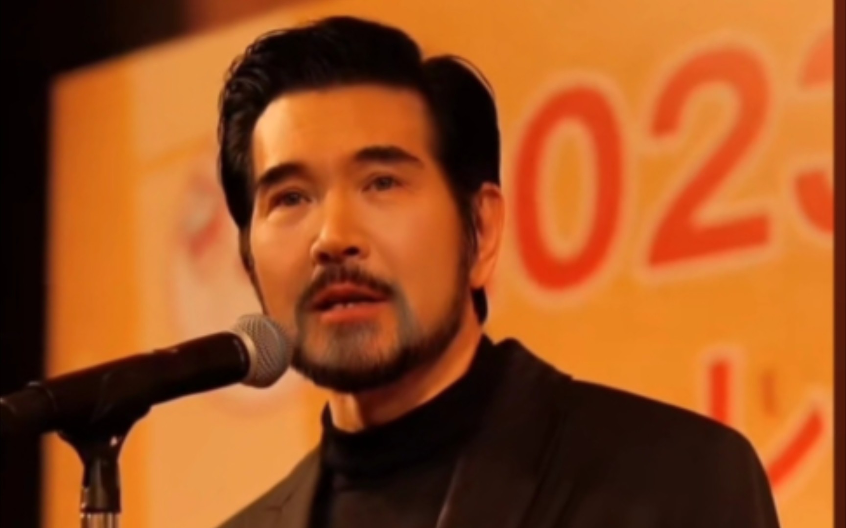 费翔日本影展倩影