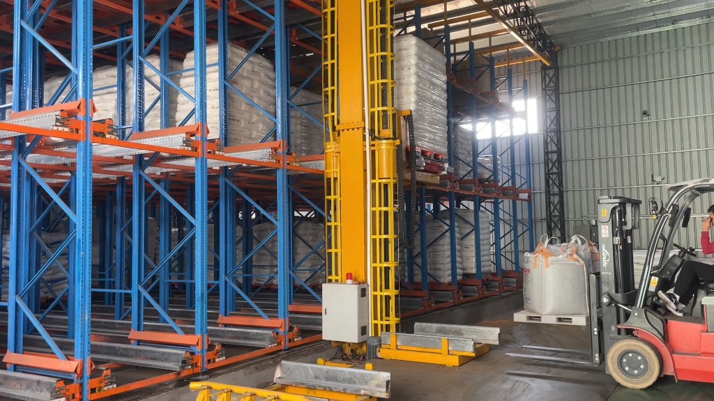 塑料托盘原料全自动立体库.