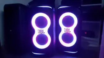 Download Video: jbl partybox 320 两台串联 声音效果 户外蓝牙音箱