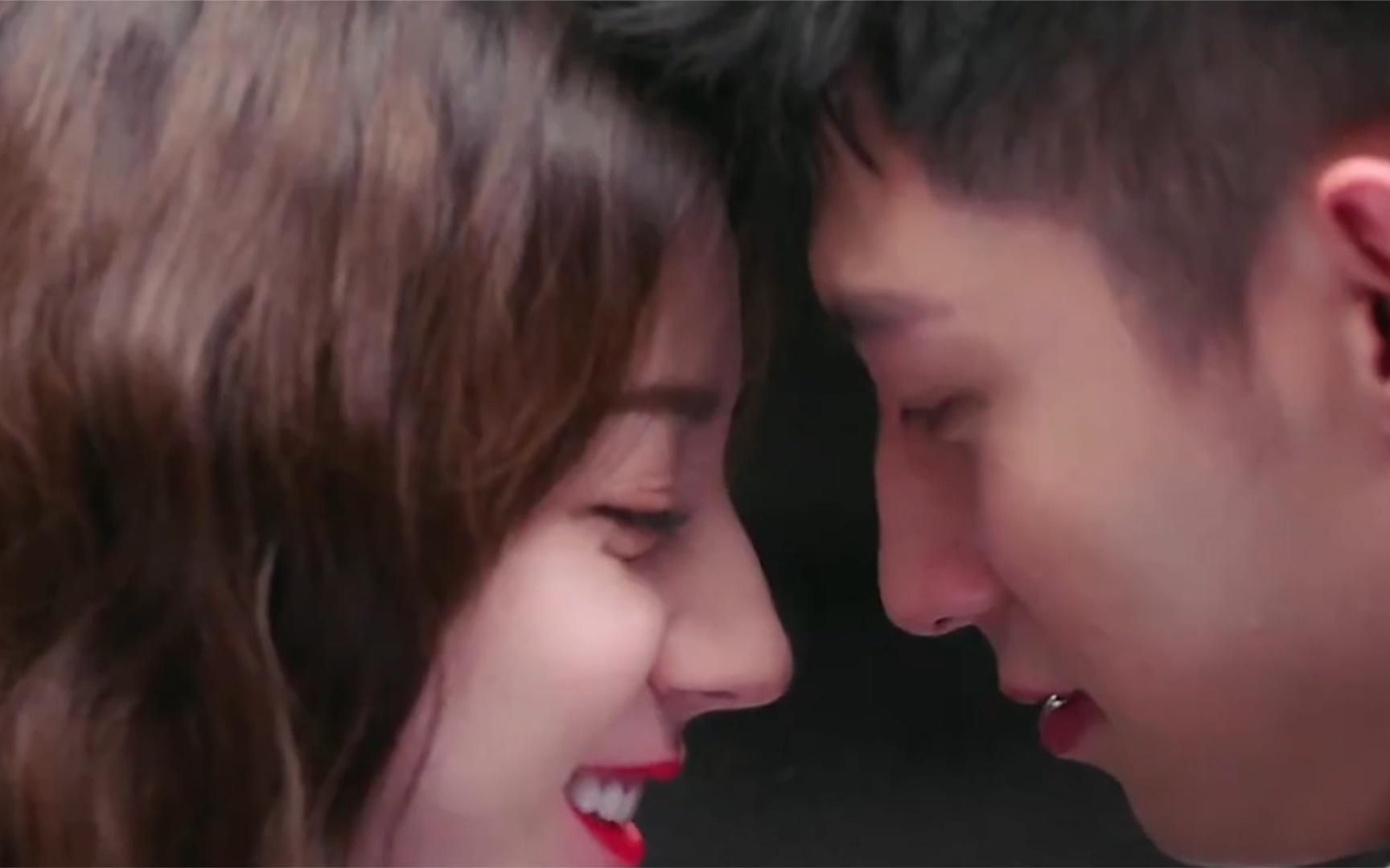 黄景瑜电梯里霸气激吻迪丽热巴,40个吻戏合集,吻的太欲太甜蜜了