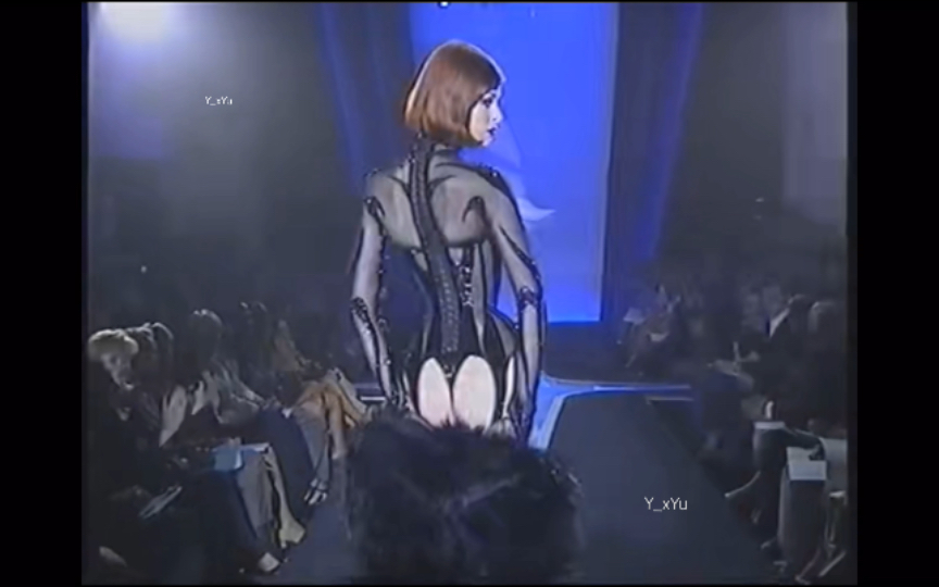 [图]【Thierry Mugler】冷艳/妩媚/优雅/高贵/又美又飒的90年代