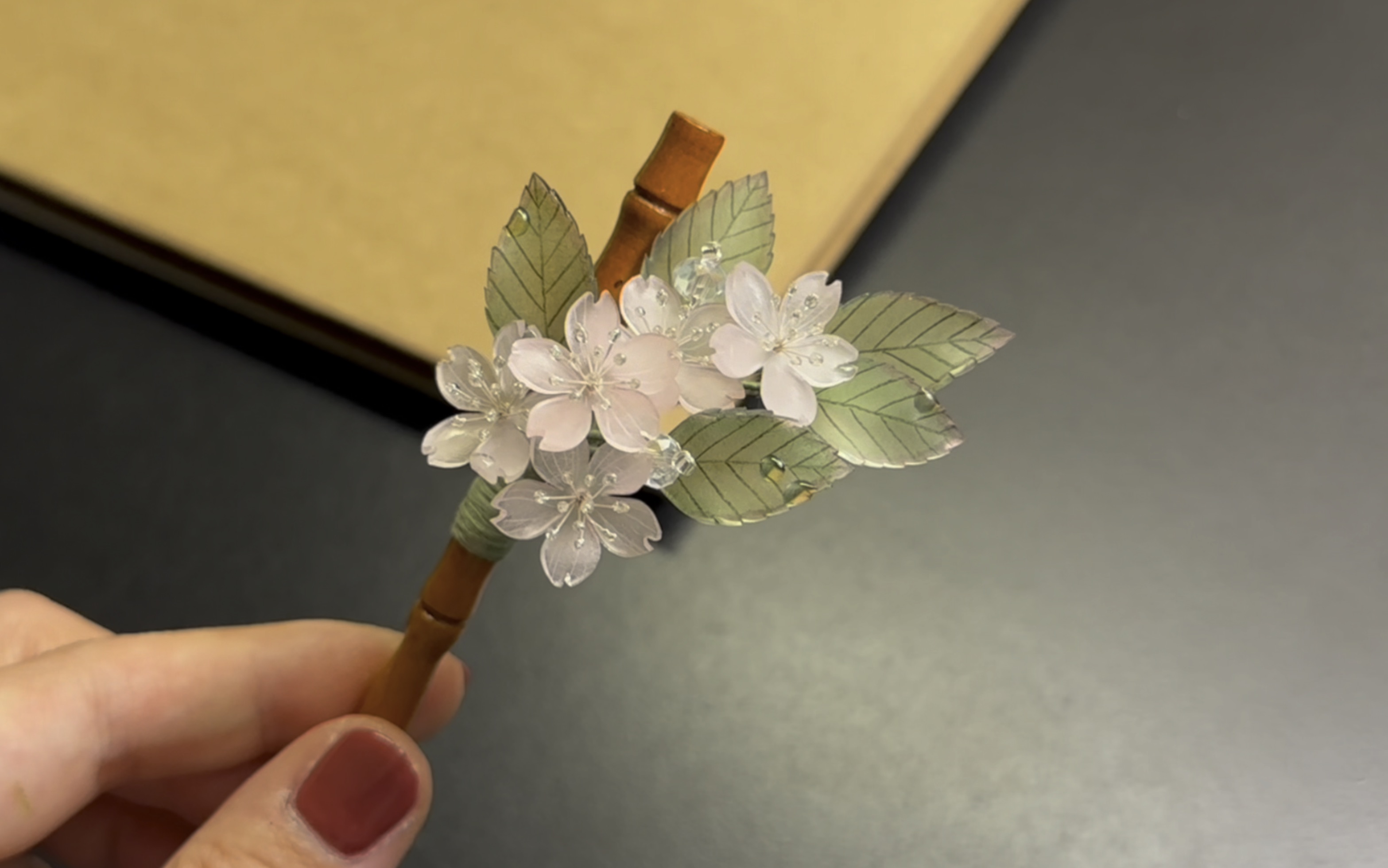 siempre手工-解压,助眠-这是一支纯手工制作的钻石花蕊樱花发簪(步骤