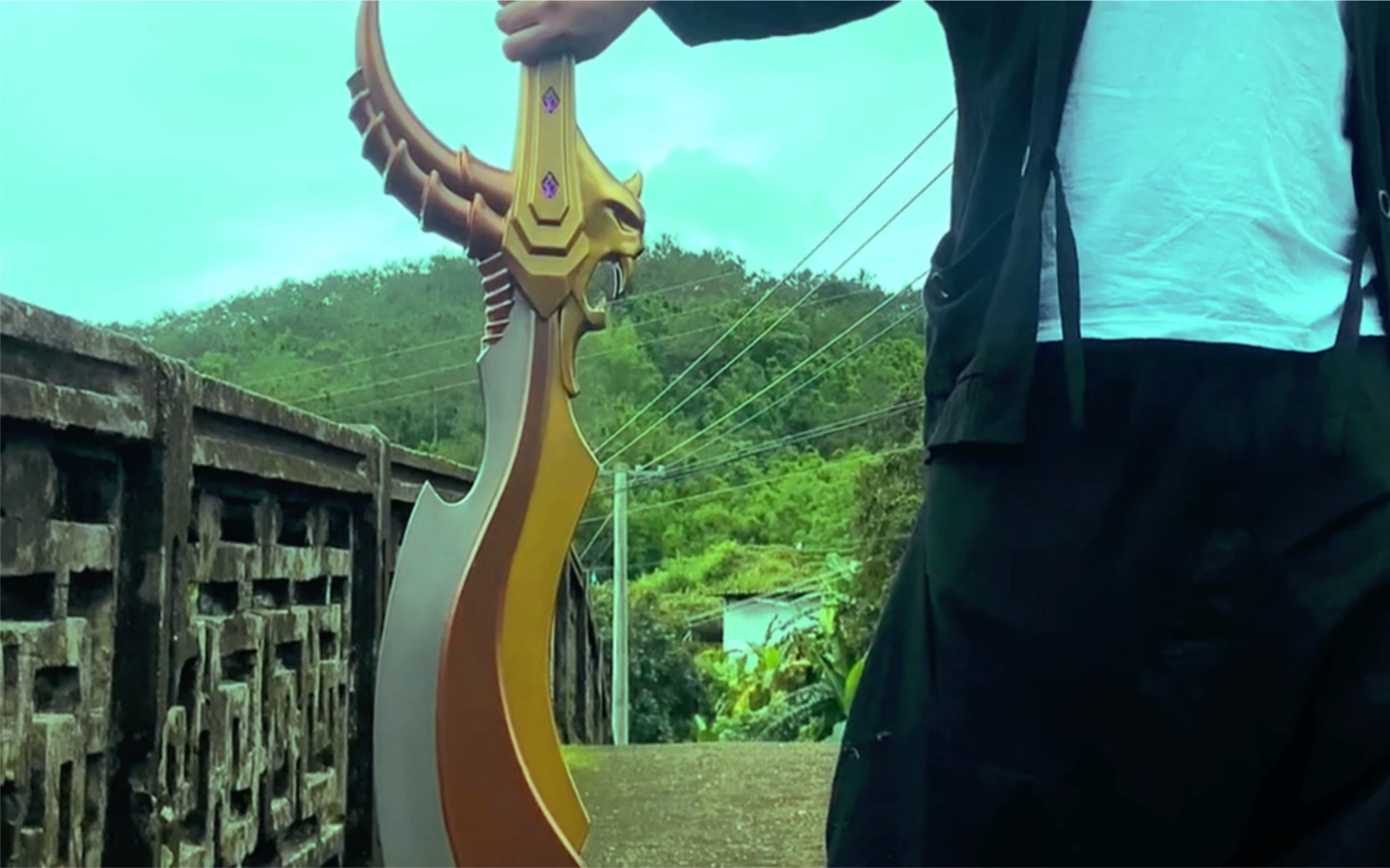 客户定制的一比一金属版九天雷刀他说等这款宝贝等到睡不着现在终于