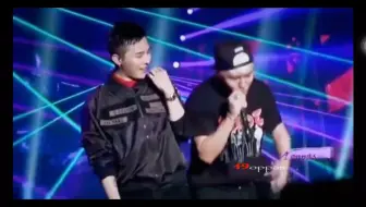 对权志龙撒娇的胜利（甜甜的龙tory）