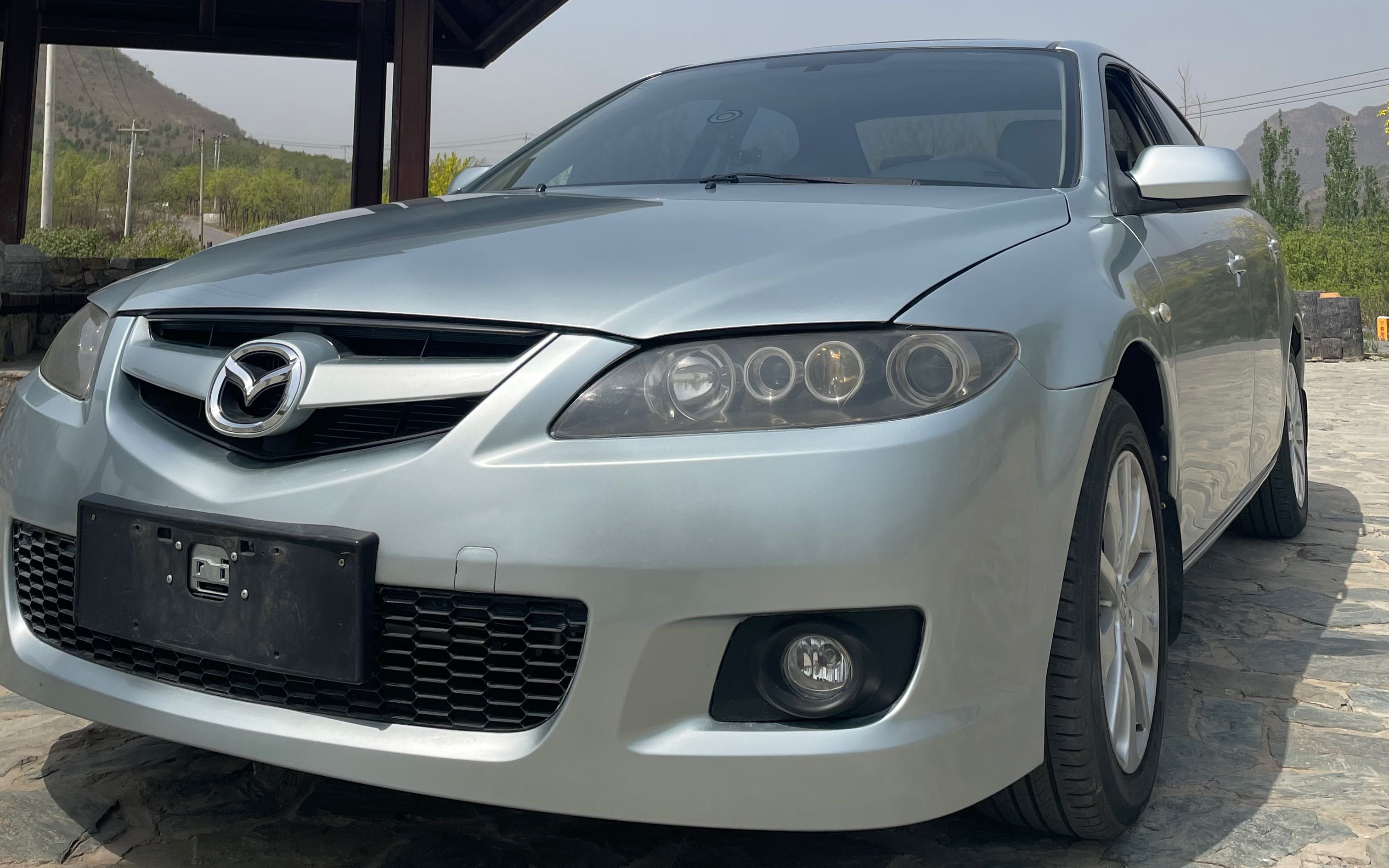 "弯道之王"银色流星马自达6