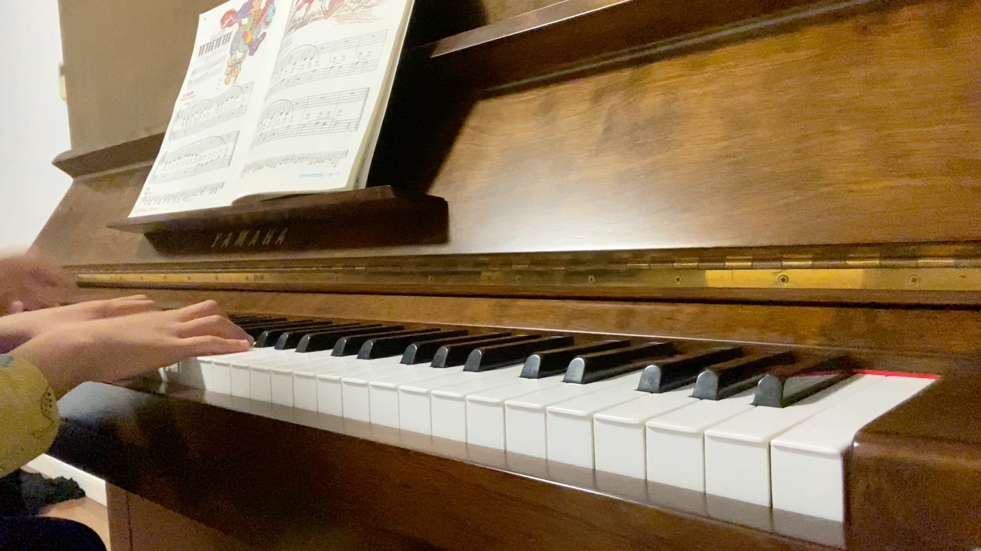 与儿子的小曲 《康城赛马》