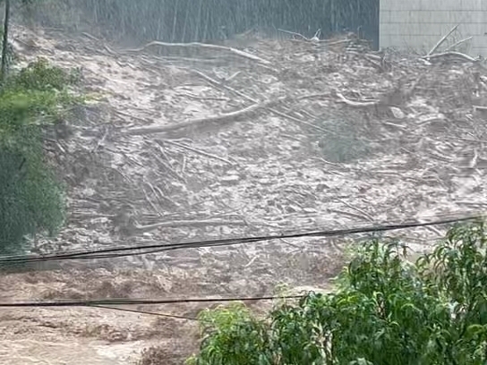 宜兴山区爆发洪灾