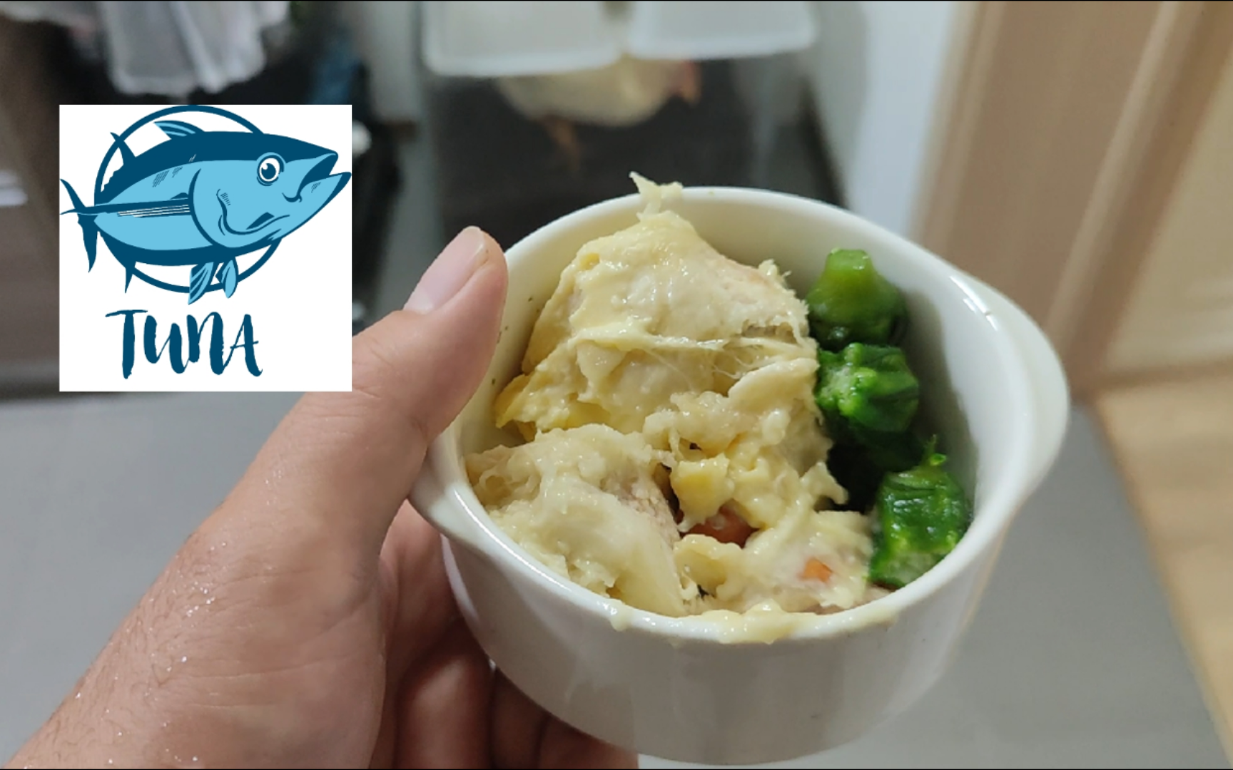 金枪鱼聊,秋葵和榴莲喂小鸡,小孩吃剩的秋葵,发霉隔夜的榴莲喂鸡吃.